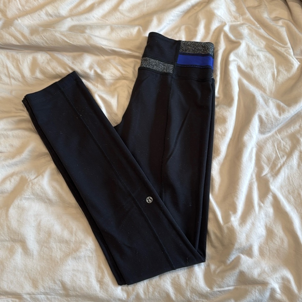 Reversible Lululemon (size 2) 29in inseam leggings